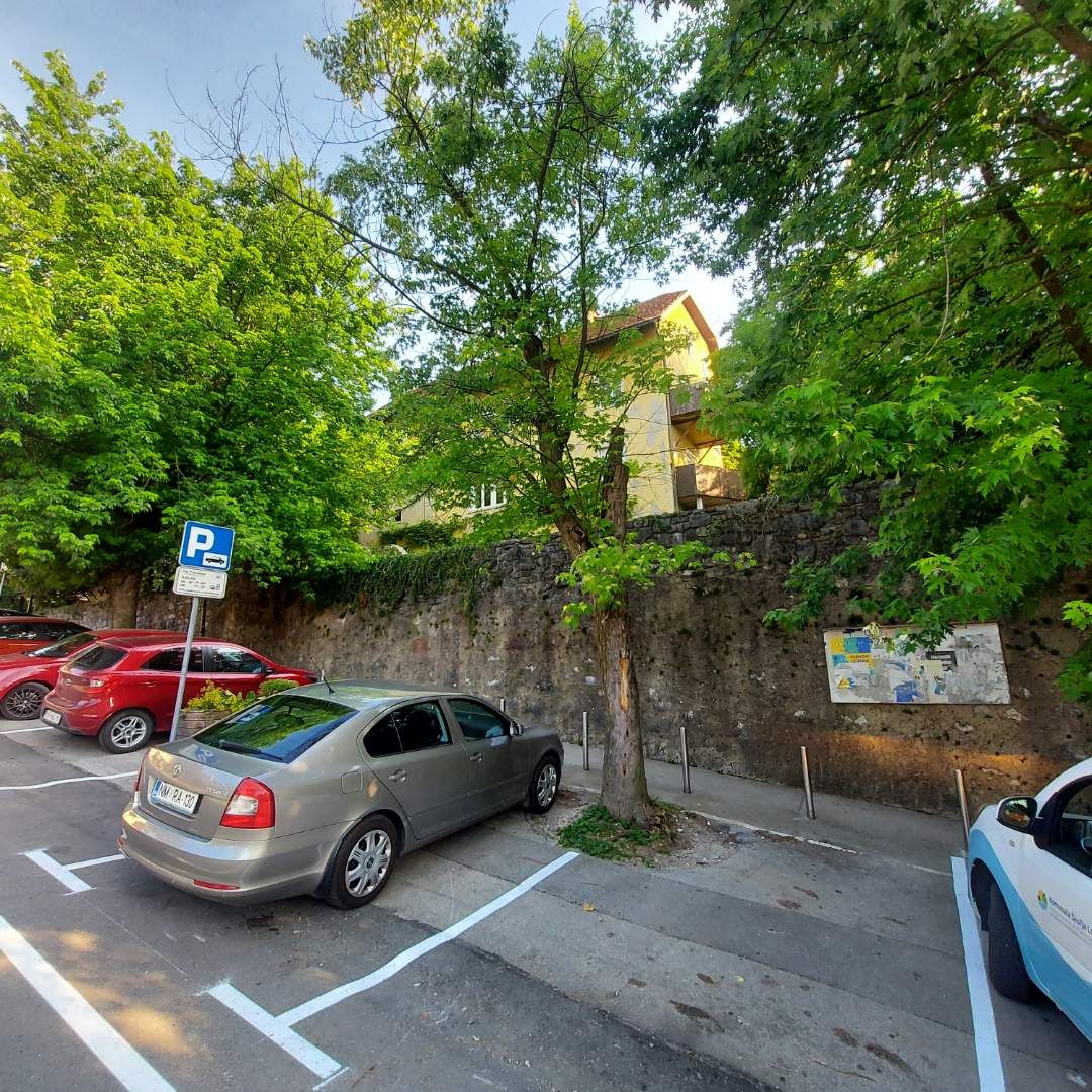 Parkirišče Graben